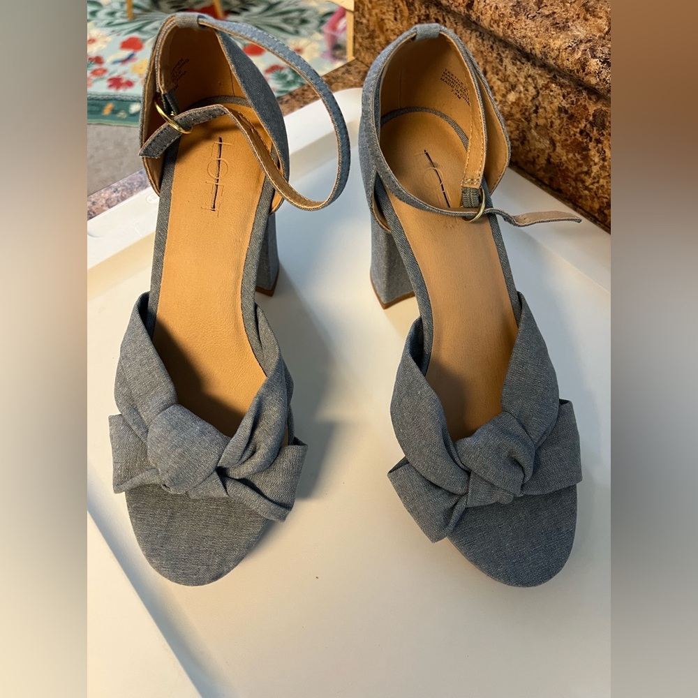 LOFT Chambray Bow Platform Heels - Picture 10 of 10